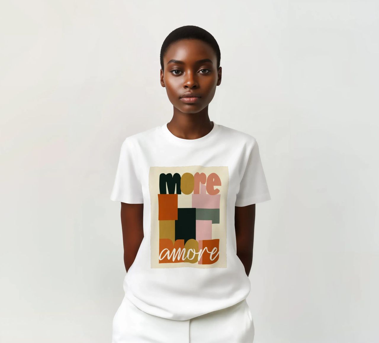 Plus Amore Bold 70s Boho Abstract Typography t-shirt de Modern Muse