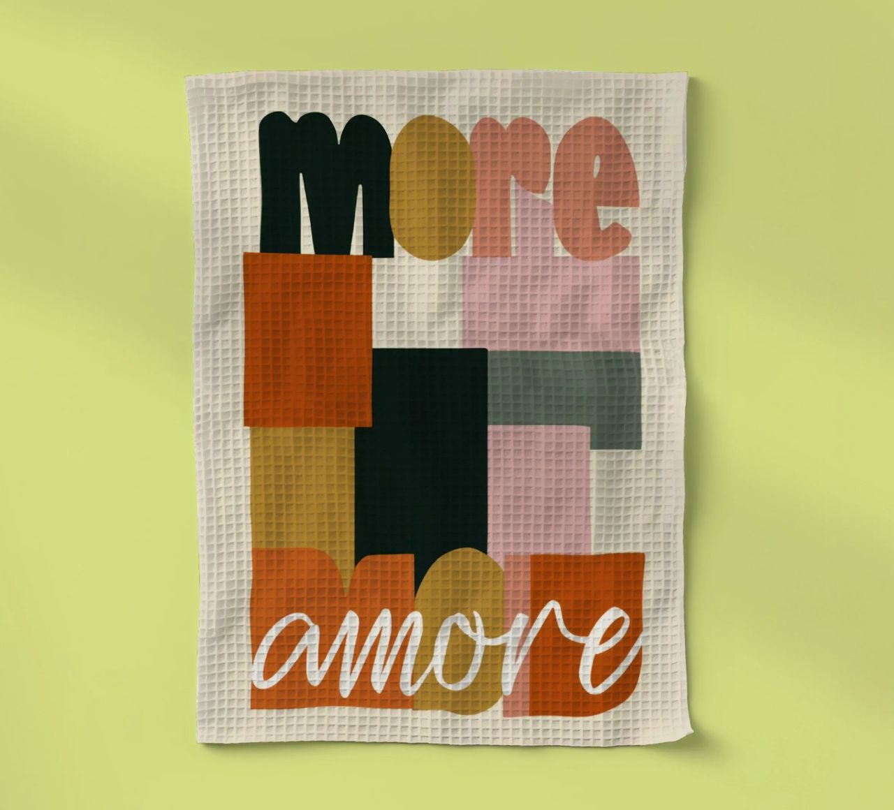 Plus Amore Bold 70s Boho Abstract Typography torchon de Modern Muse