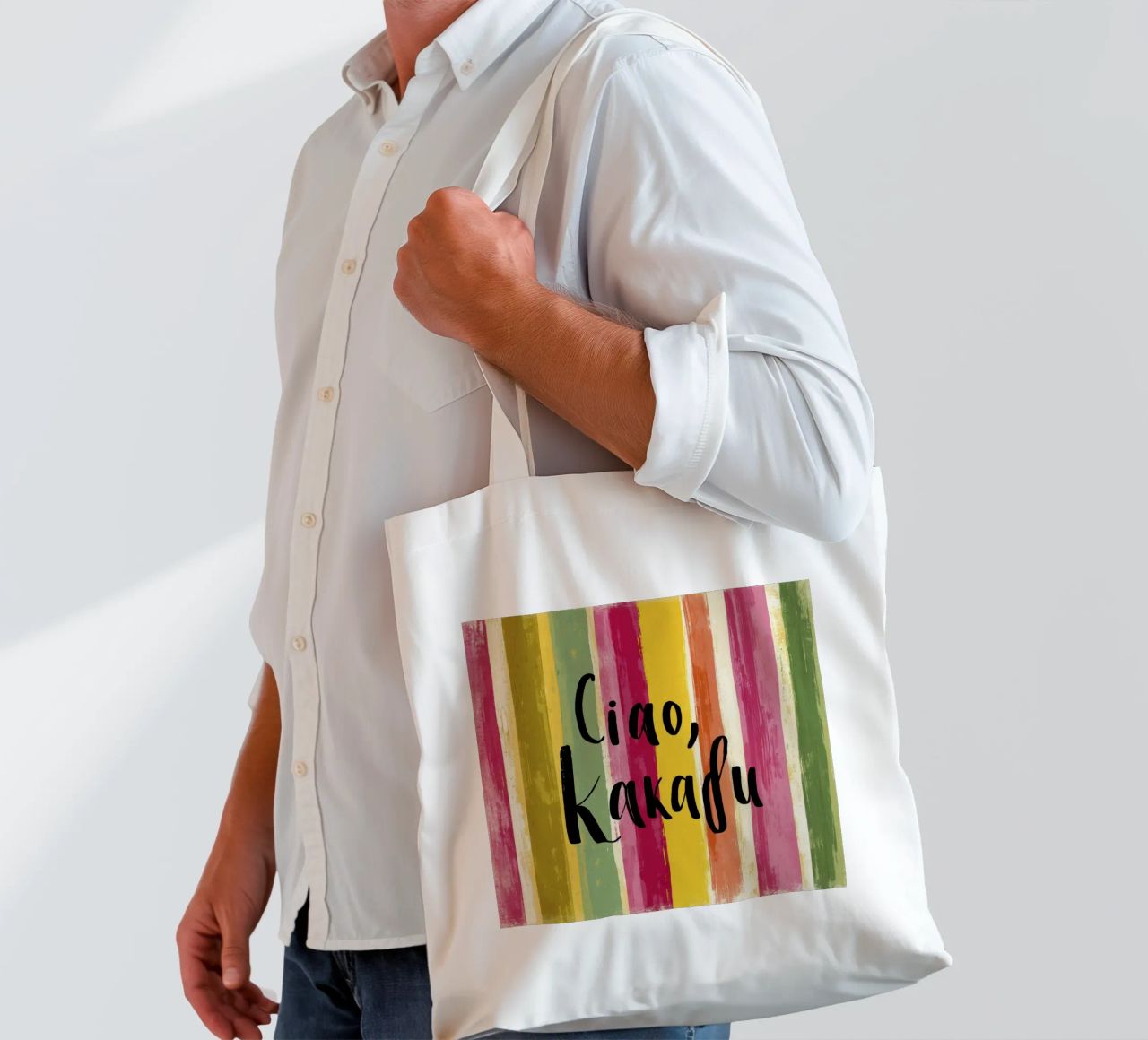 Ciao Kakadu: tipografia in grassetto su strisce colorate retrò borsa in juta da Modern Muse