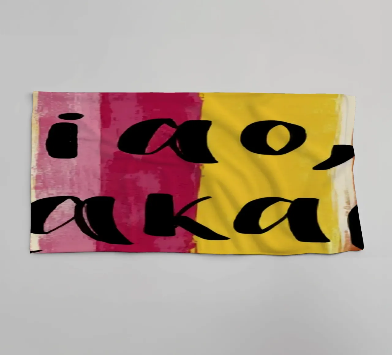 Ciao Kakadu Typographie grasse sur bandes rétro colorées serviette de bain de Modern Muse