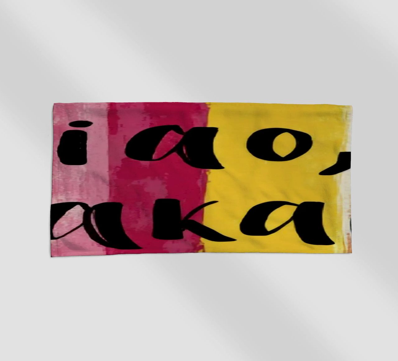 Ciao Kakadu: tipografia in grassetto su strisce colorate retrò telo mare da Modern Muse