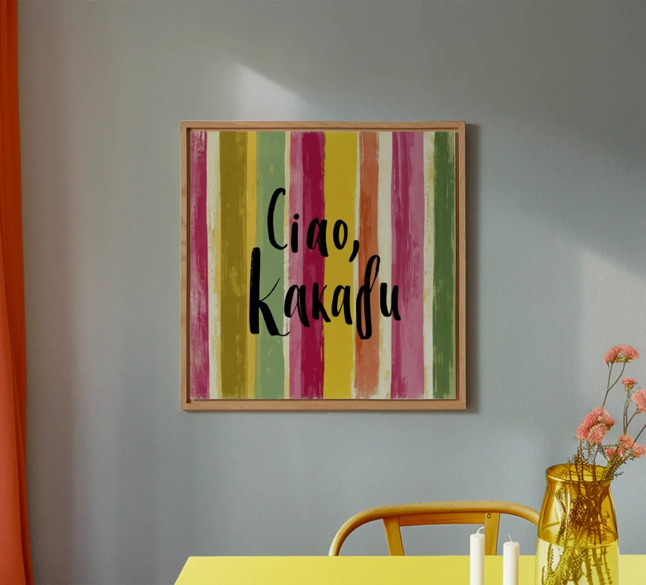 Ciao Kakadu: tipografia in grassetto su strisce colorate retrò pannello forex da Modern Muse