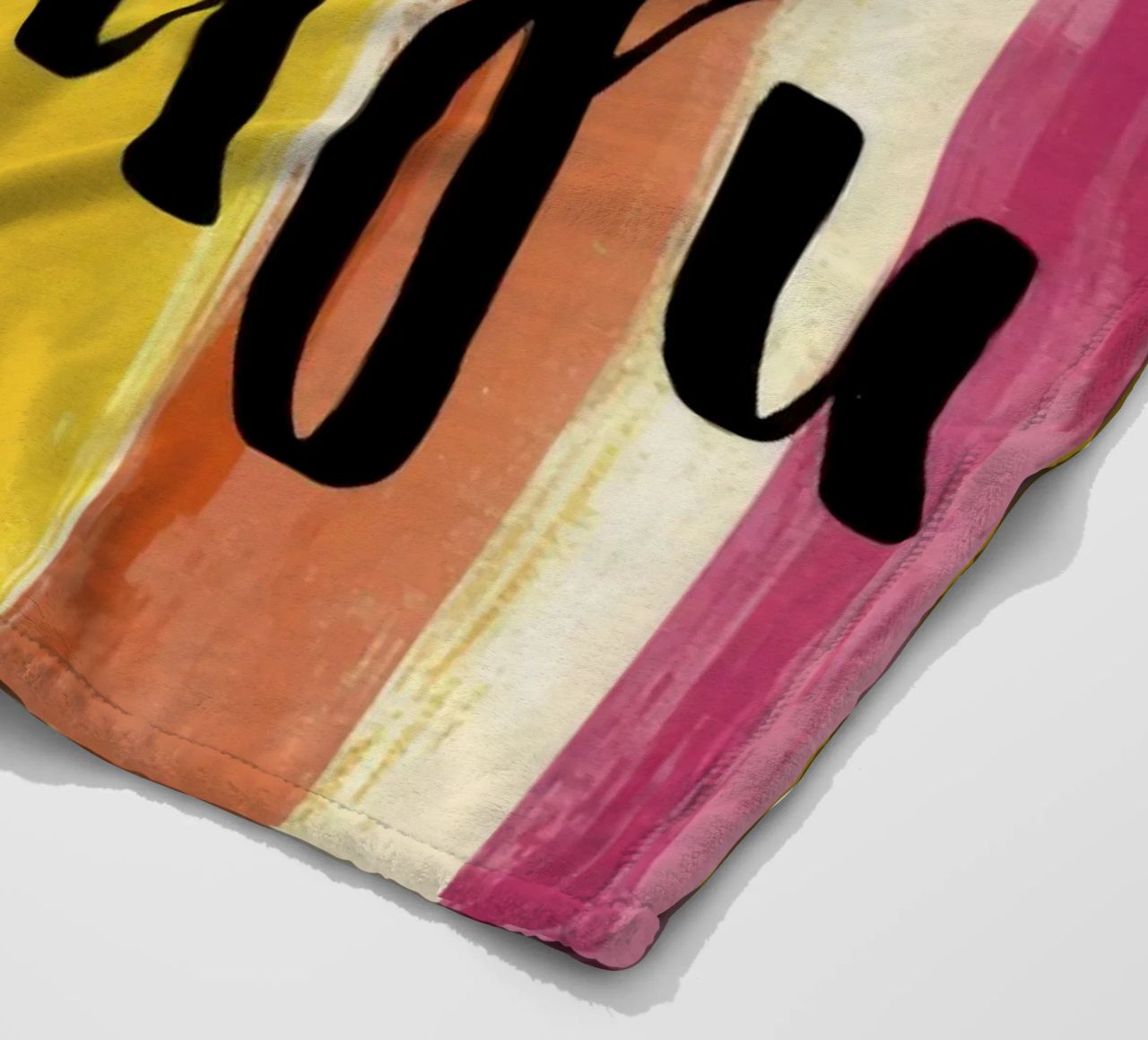 Ciao Kakadu: tipografia in grassetto su strisce colorate retrò coperta in pile da Modern Muse