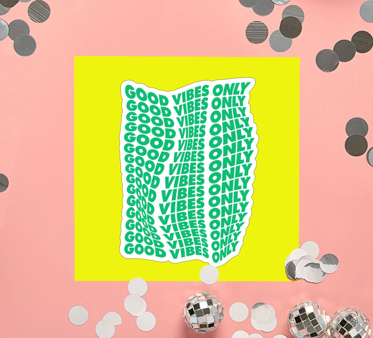 Good Vibes Only Typographie ondulée imprimée en vert et jaune autocollant de THE MOTIVATED TYPE