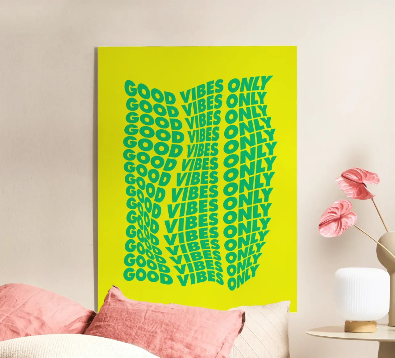 Stampa tipografica ondulata Good Vibes Only in verde e giallo plexiglass da THE MOTIVATED TYPE
