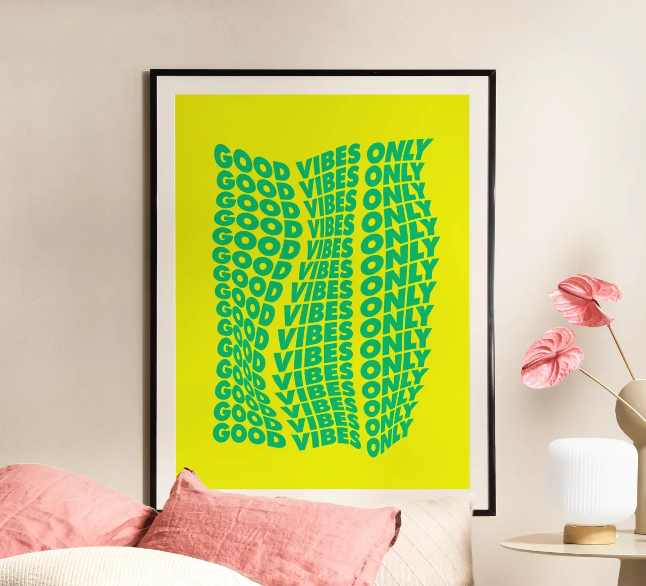 Stampa tipografica ondulata Good Vibes Only in verde e giallo poster da THE MOTIVATED TYPE