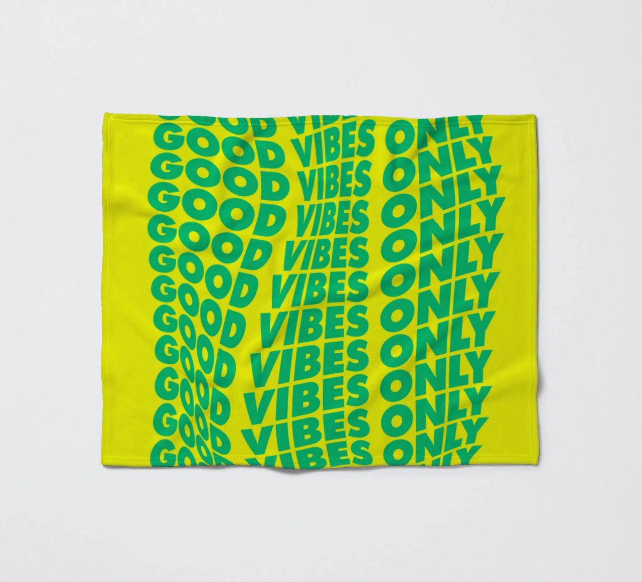 Good Vibes Only Typographie ondulée imprimée en vert et jaune plaid polaire de THE MOTIVATED TYPE