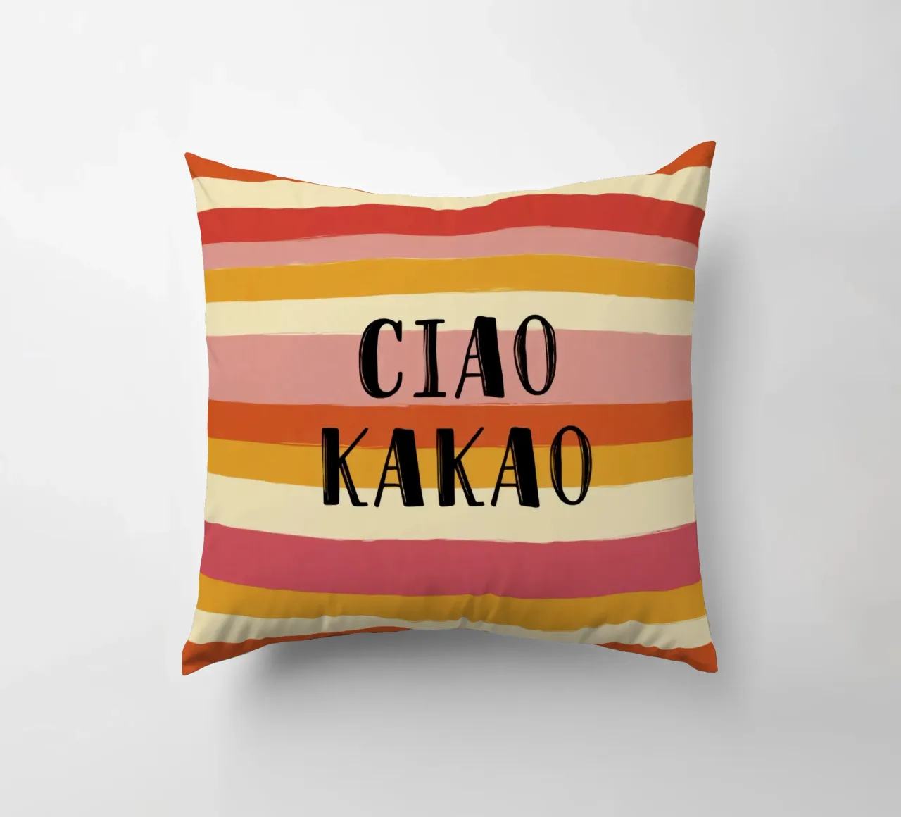 Ciao Kakao tipografia in grassetto su sfondo a righe retrò anni '70 cuscino da Modern Muse