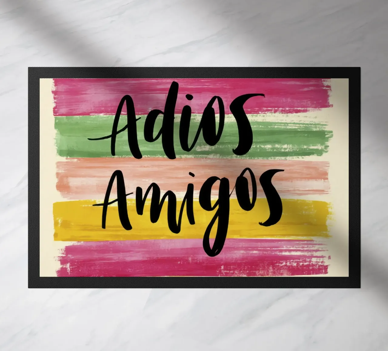 "Adios Amigos" Tipografia nera su strisce colorate anni '70 zerbino da Modern Muse