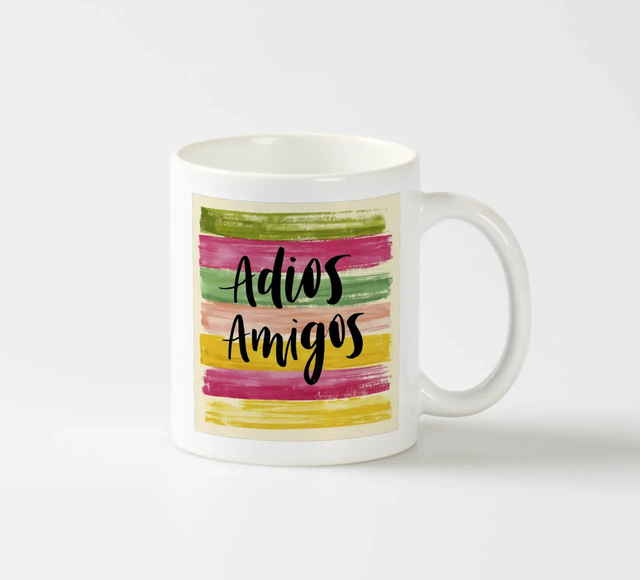 "Adios Amigos" Tipografia nera su strisce colorate anni '70 tazza in ceramica da Modern Muse