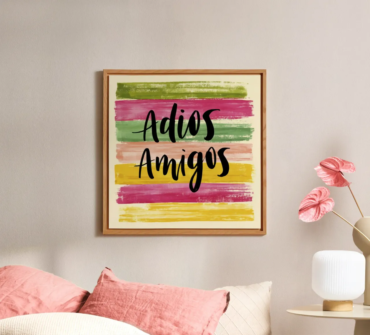 "Adios Amigos" Tipografia nera su strisce colorate anni '70 alluminio dibond da Modern Muse