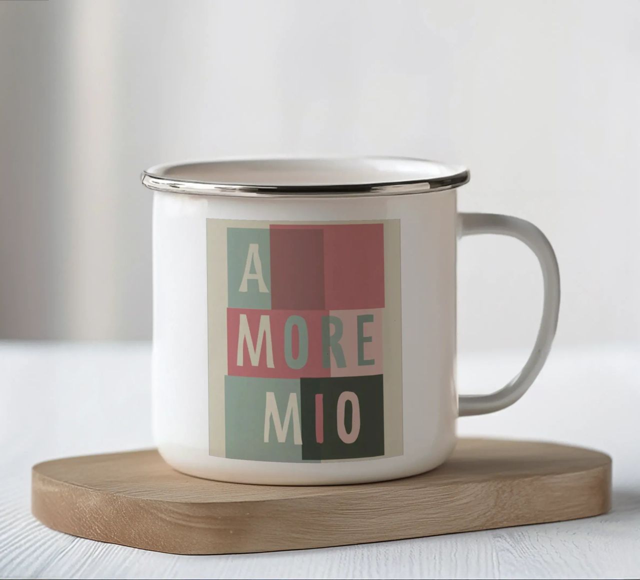 Amore Mio Tipografia in grassetto pastello con forme geometriche tazza in smalto da Modern Muse