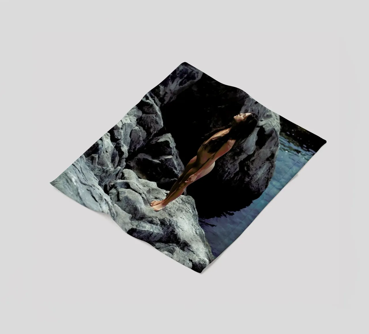 Inja Fleecedecke von Matevž Kosterov