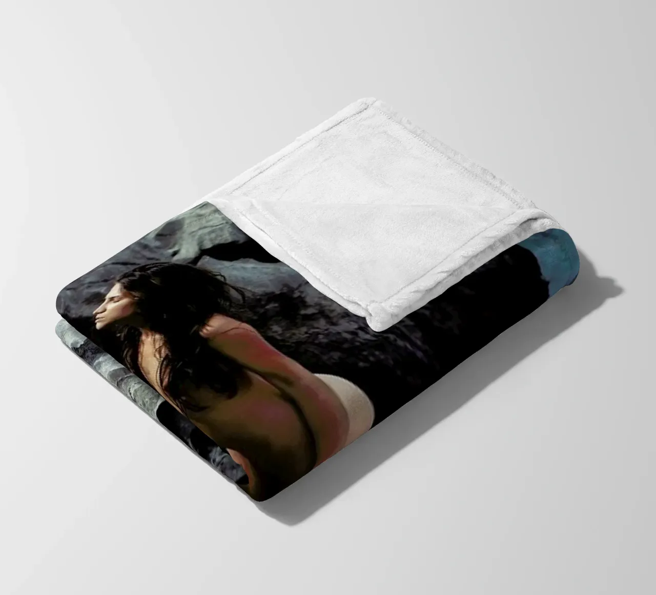 Inja Fleecedecke von Matevž Kosterov