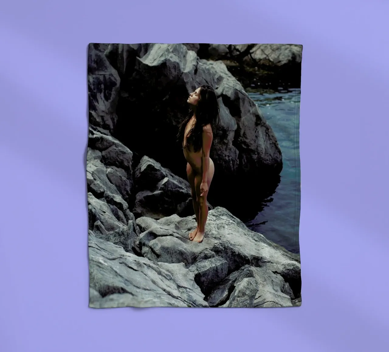 Inja Fleecedecke von Matevž Kosterov