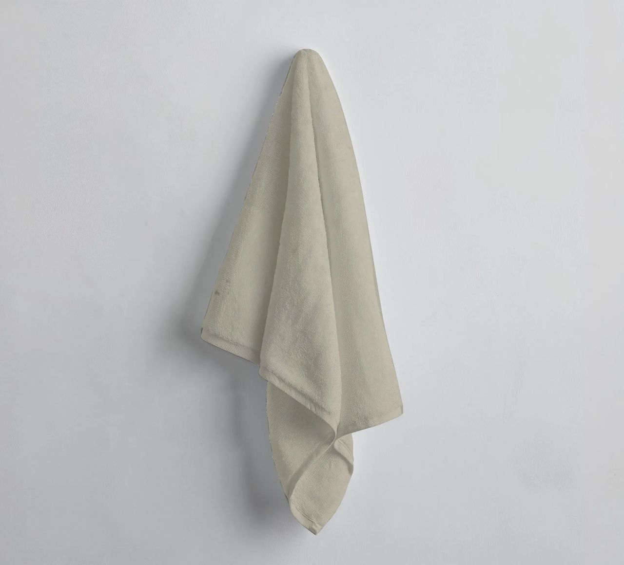 Minimale anmutige Linie Kunst abstrakt 10 Handtuch von Little Dean