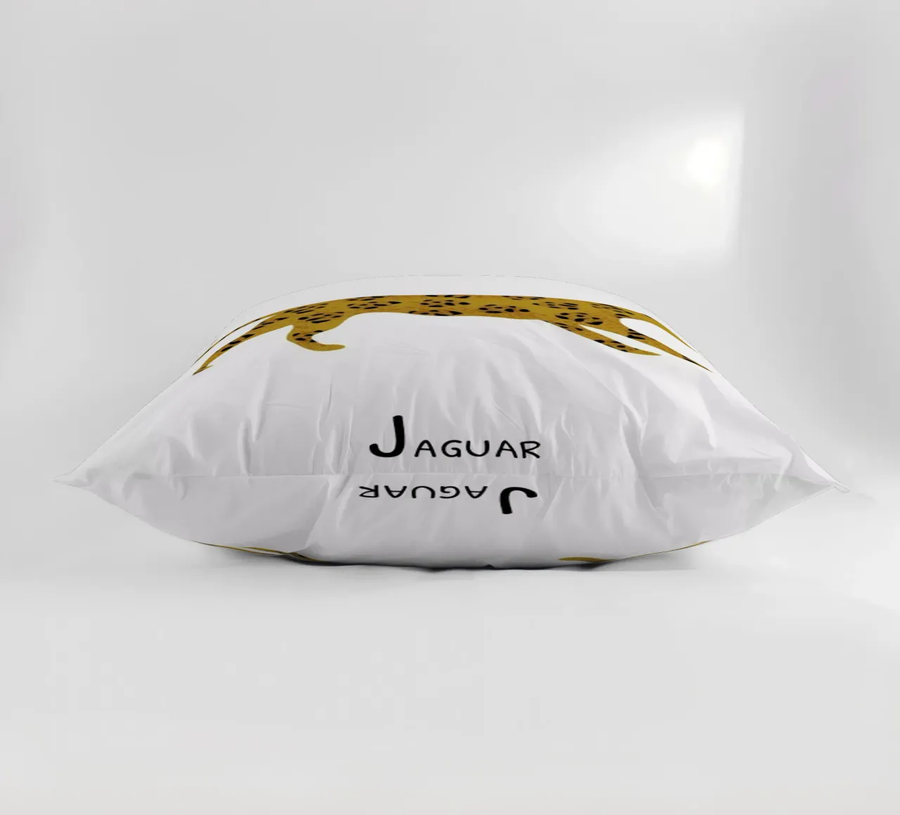 Jaguar cuscino da Little Flourishes