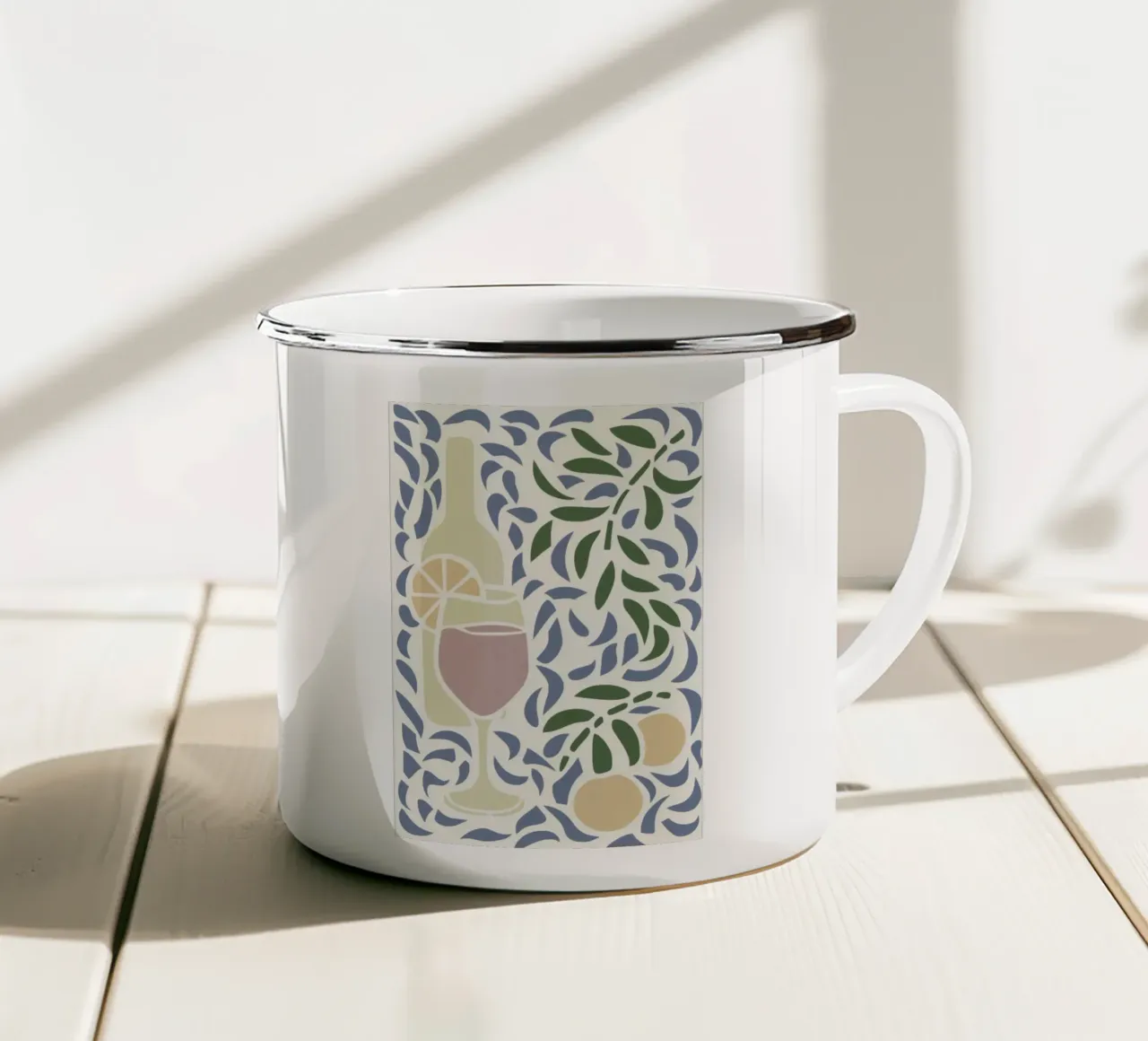 Natura morta pastello di ispirazione matissiana con limoni e bevande tazza in smalto da Modern Muse