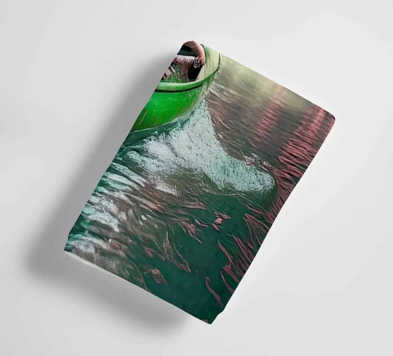 ROBOT EN CANOE. Vert. toalla de baño de Thierry vobmann photography