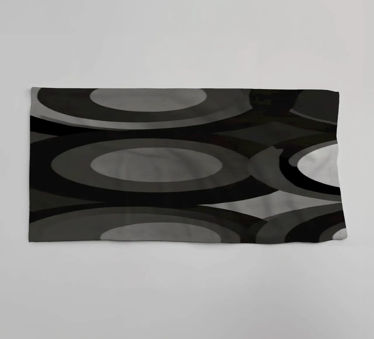 Motif abstrait de cercles se chevauchant dans différentes teintes. serviette de bain de DesignDoodle