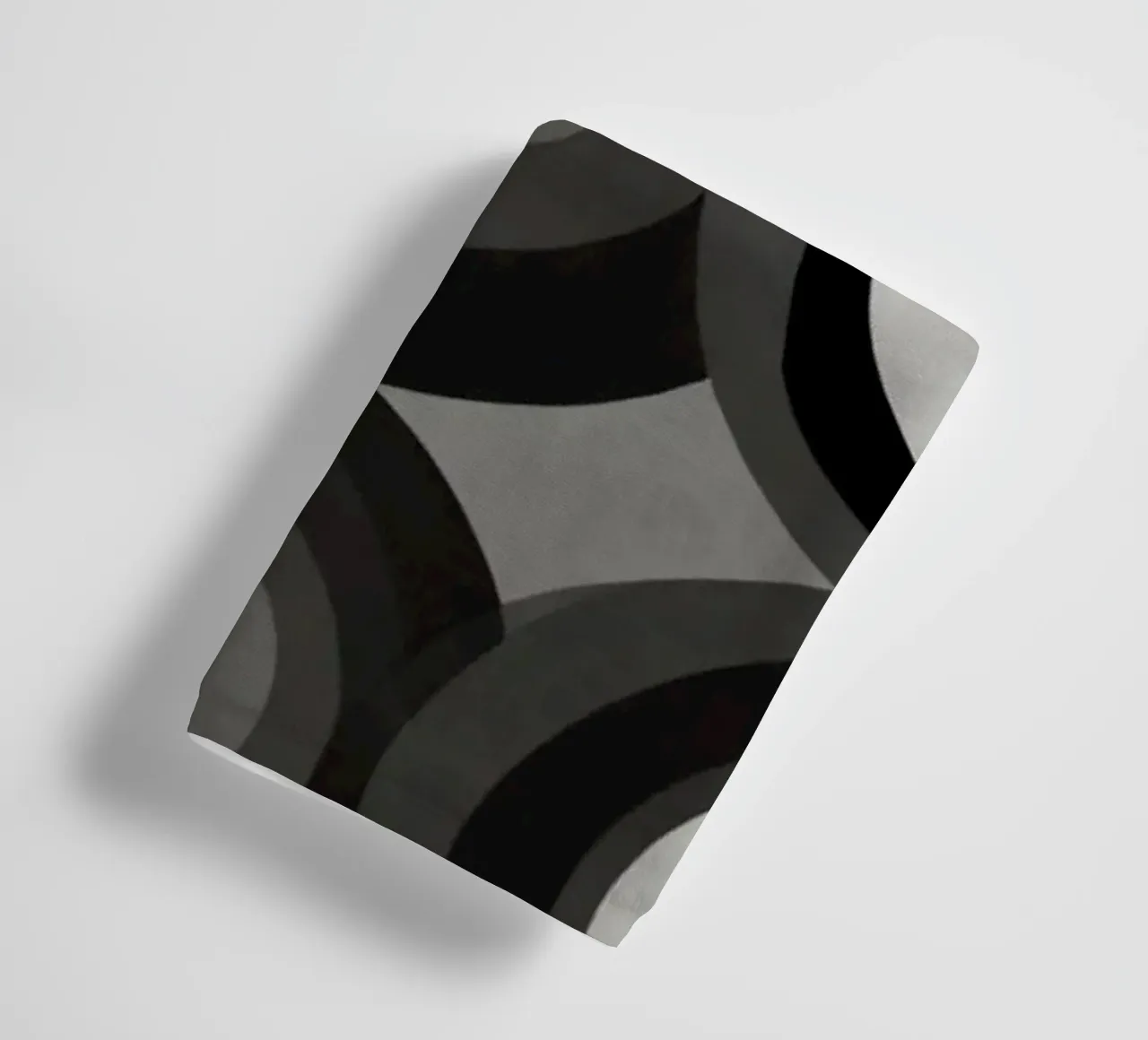 Motif abstrait de cercles se chevauchant dans différentes teintes. serviette de bain de DesignDoodle