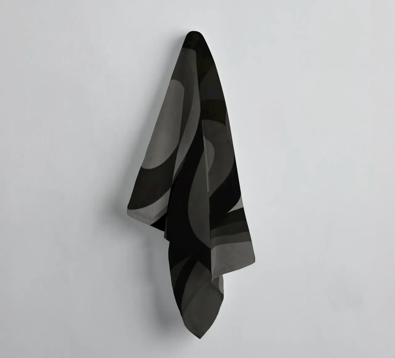 Motif abstrait de cercles se chevauchant dans différentes teintes. serviette de bain de DesignDoodle