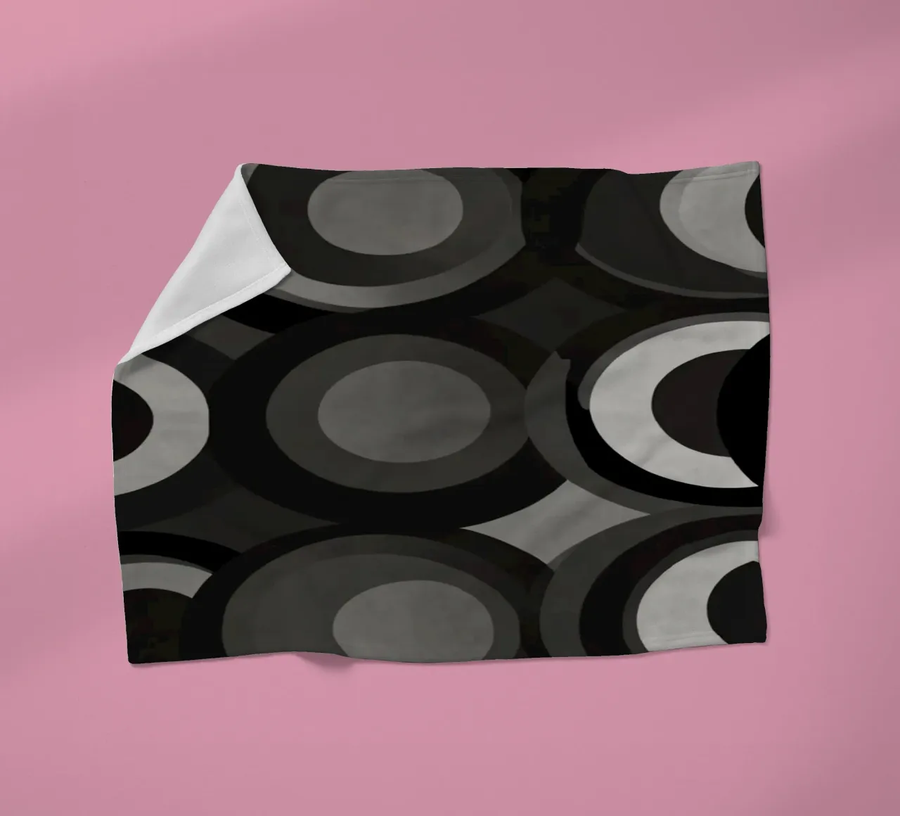 Abstraktes Muster aus sich überlappenden Kreisen in verschiedenen Farbtönen Fleecedecke von DesignDoodle