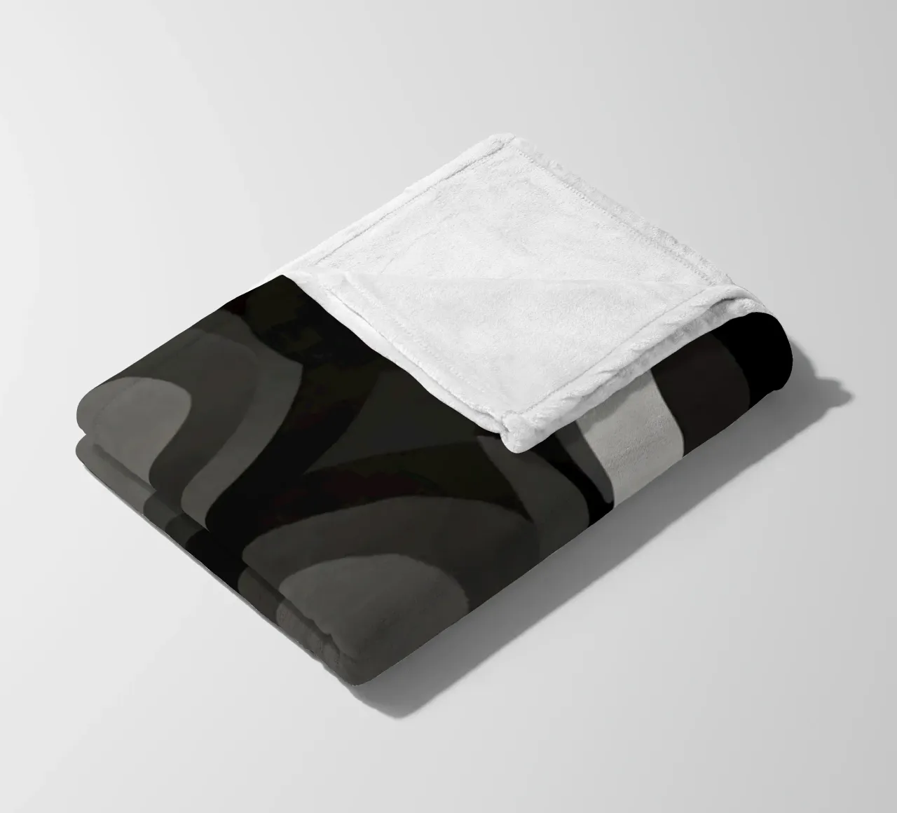 Abstraktes Muster aus sich überlappenden Kreisen in verschiedenen Farbtönen Fleecedecke von DesignDoodle