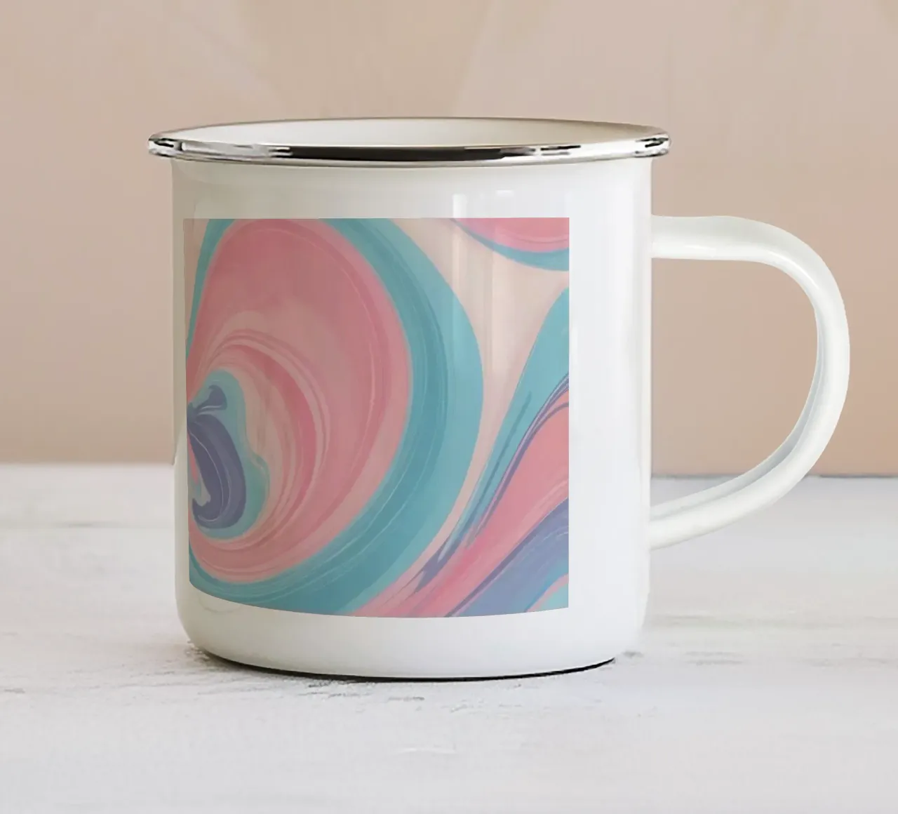 Wirbelnde Pastelltöne schaffen ein faszinierendes abstraktes Design Emaille Tasse von DesignDoodle