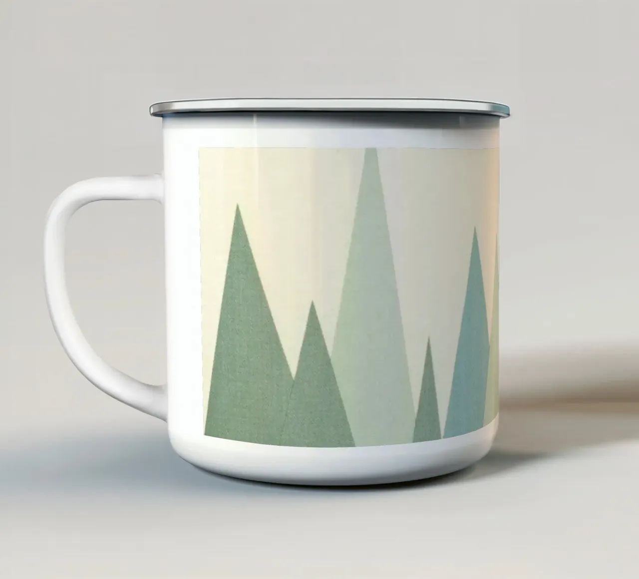 Montagne innevate tazza in smalto da Cassia Beck Collage