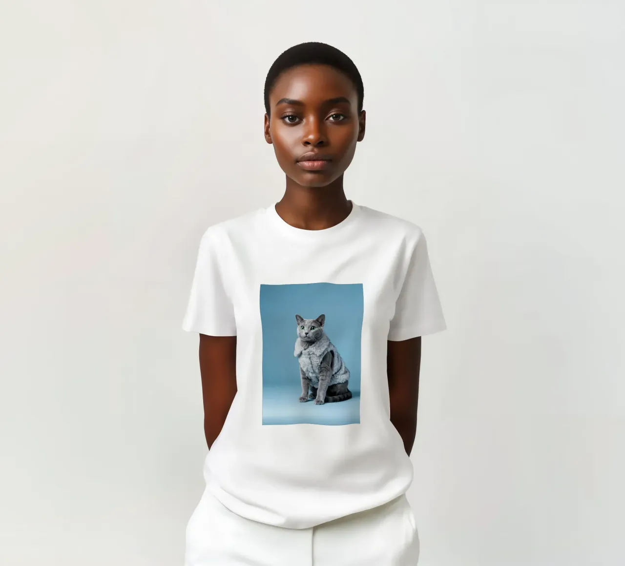 Gatto blu t-shirt da Pawtrait Studio