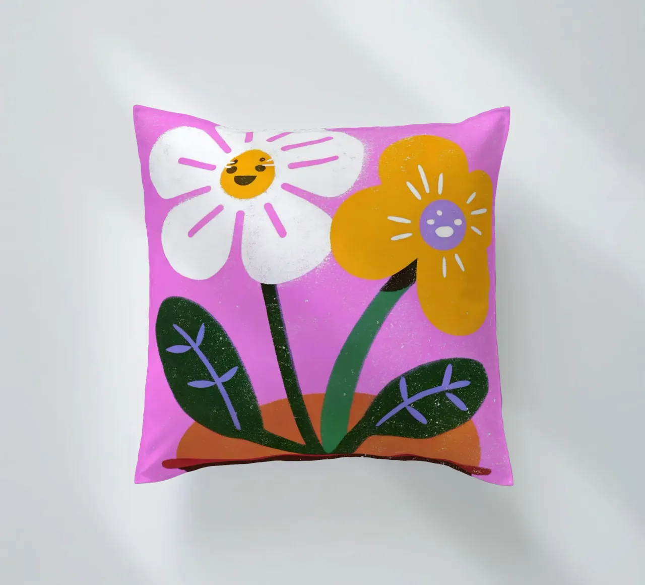 Fiori retrò pop cuscino da THE LATEST SHOP