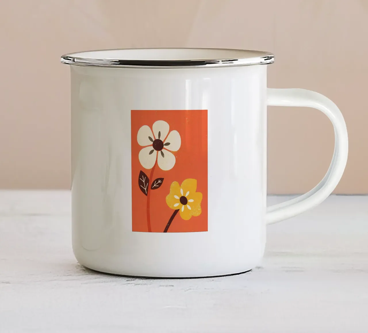 Fiori retrò pop tazza in smalto da THE LATEST SHOP