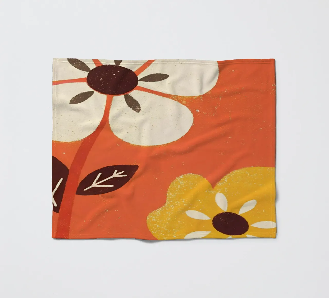 Fiori retrò pop coperta in pile da THE LATEST SHOP