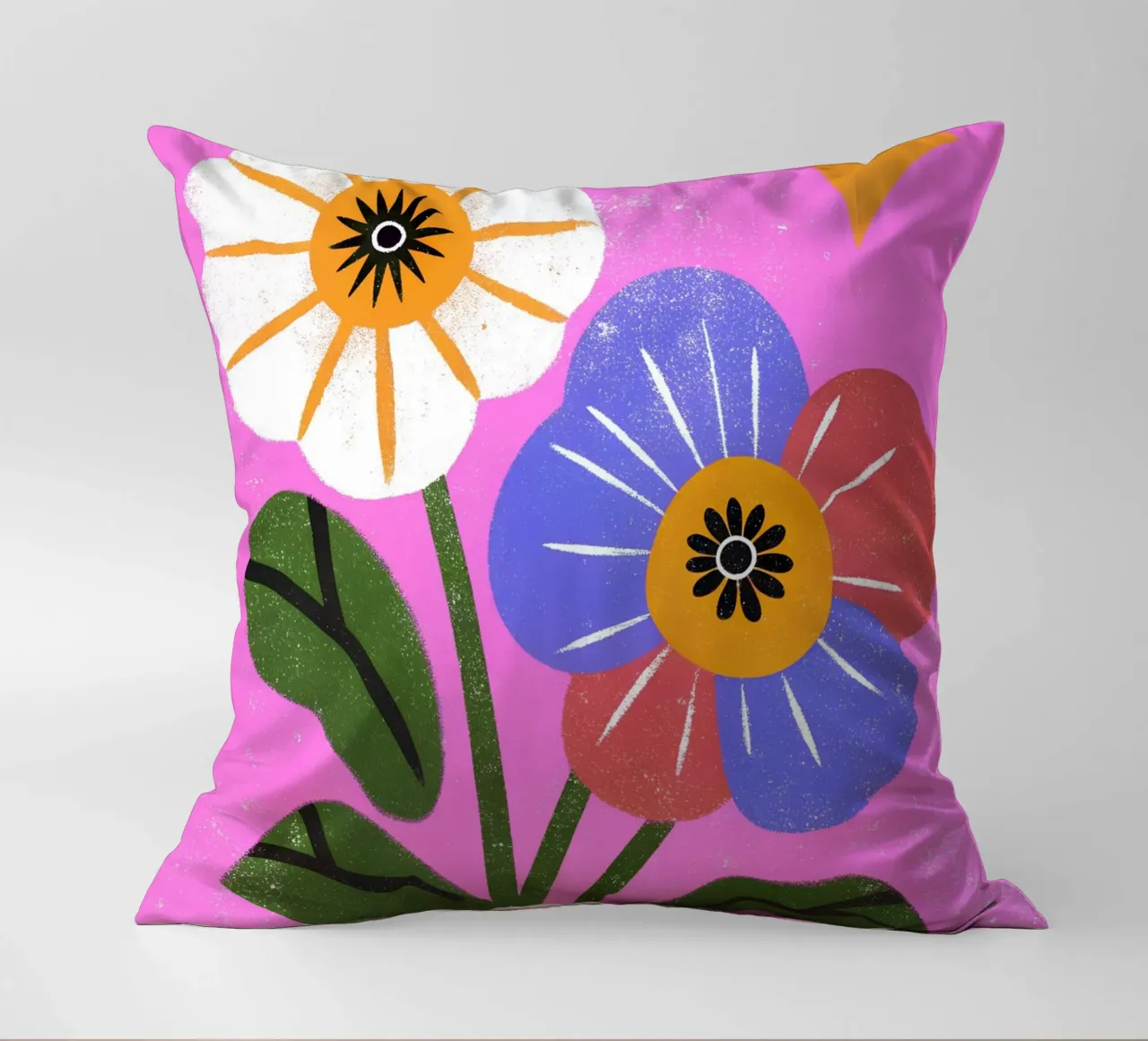 Fiori retrò pop cuscino da THE LATEST SHOP