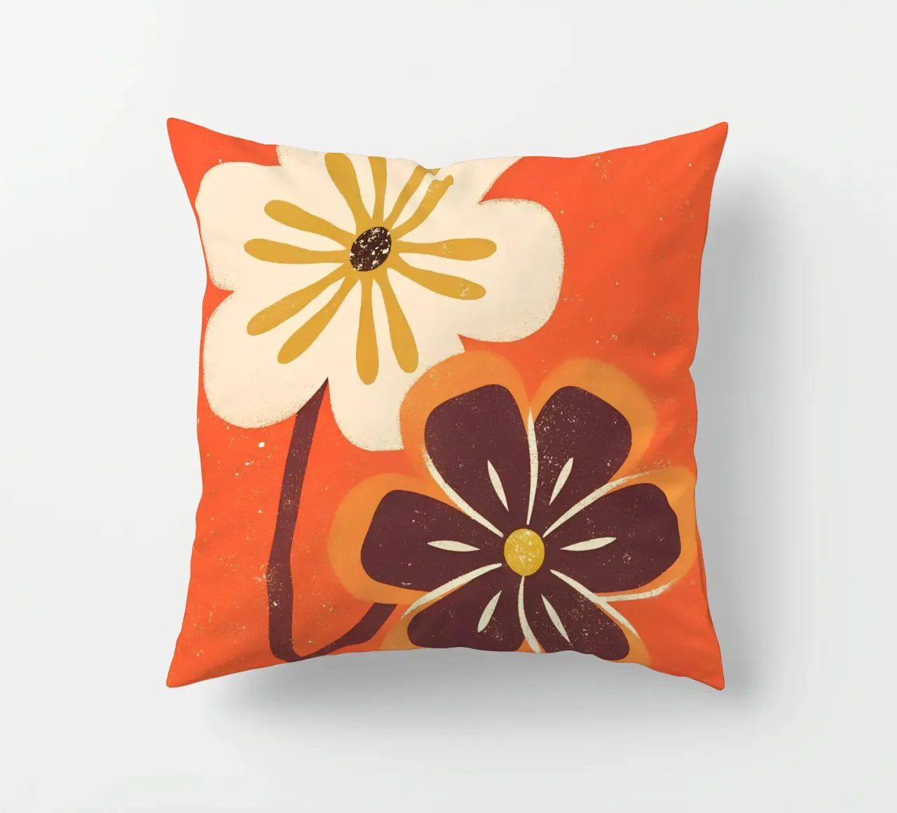 Fiori retrò pop cuscino da THE LATEST SHOP