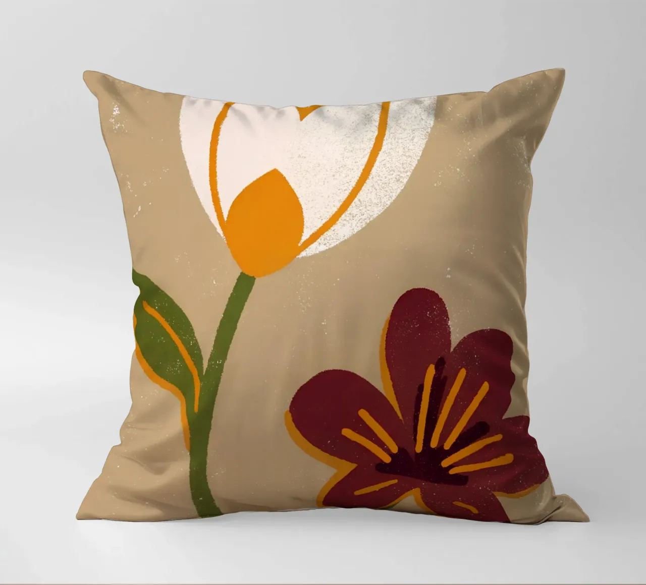 Fiori retrò pop cuscino da THE LATEST SHOP