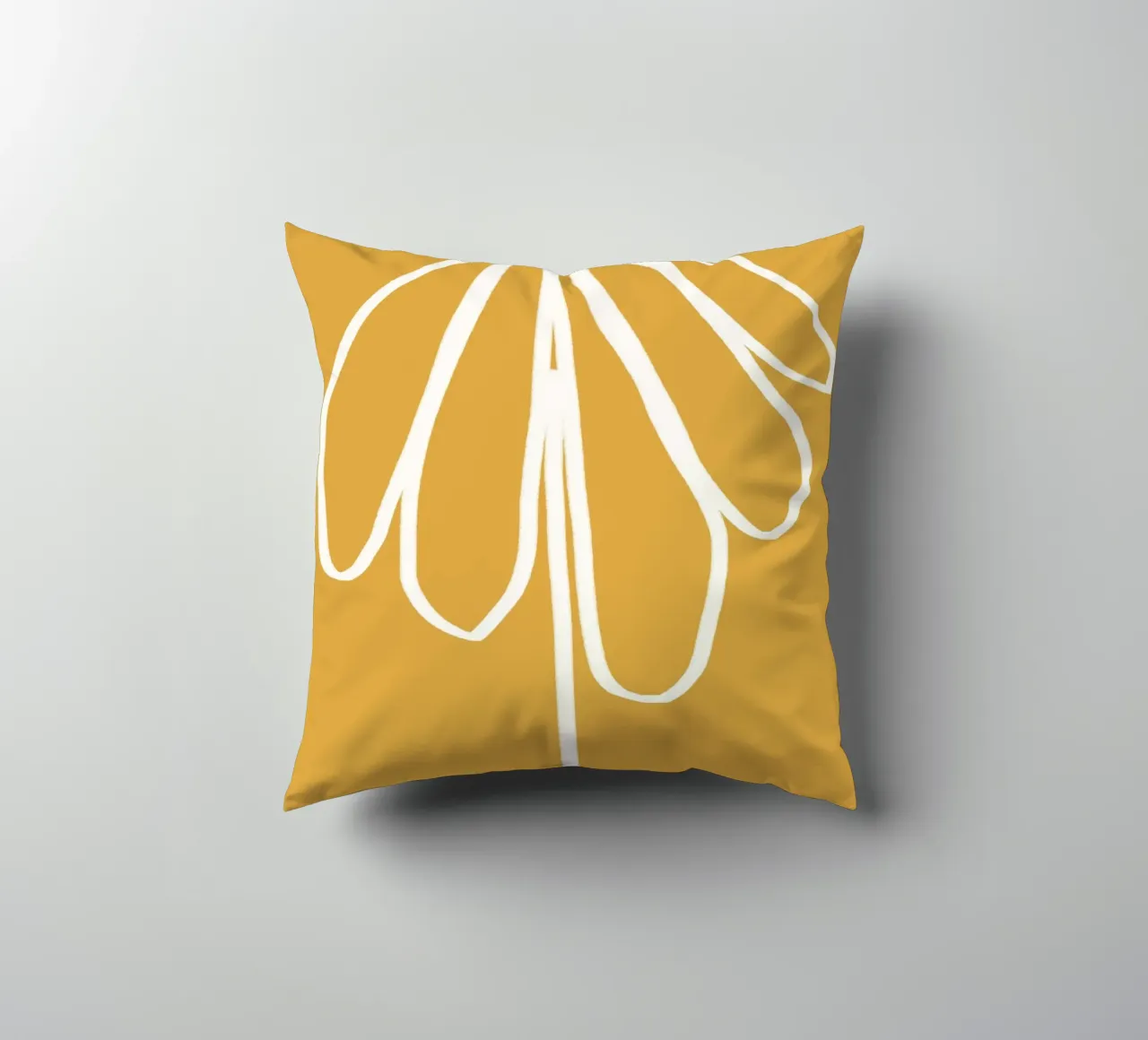 Minimal Flora - daisy yellow cuscino da Gale Switzer