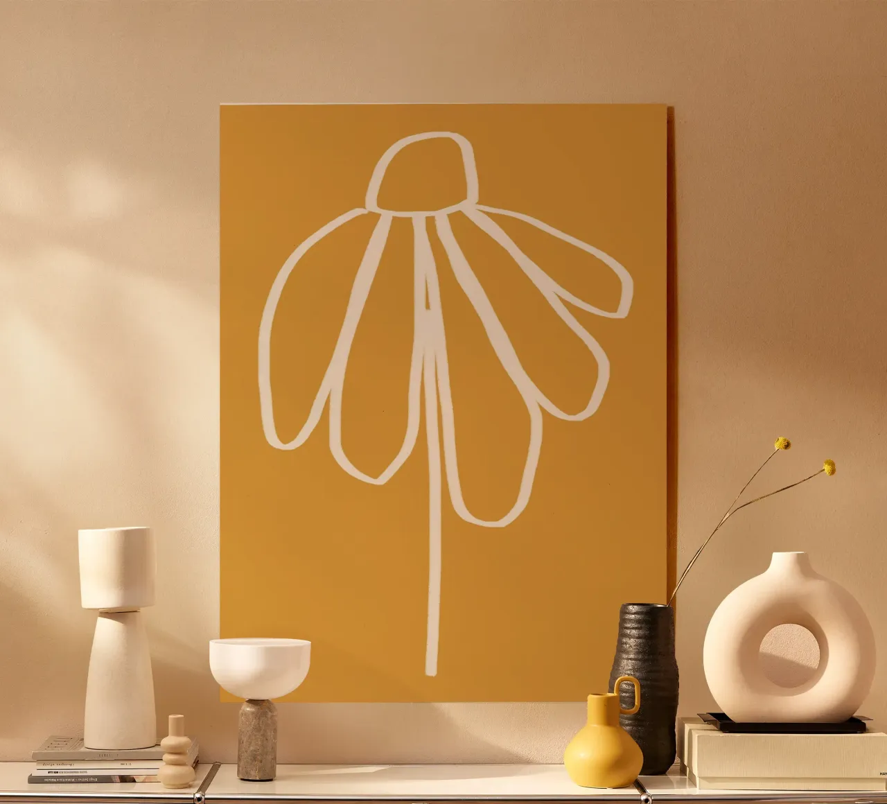 Minimal Flora - daisy yellow plexiglass da Gale Switzer
