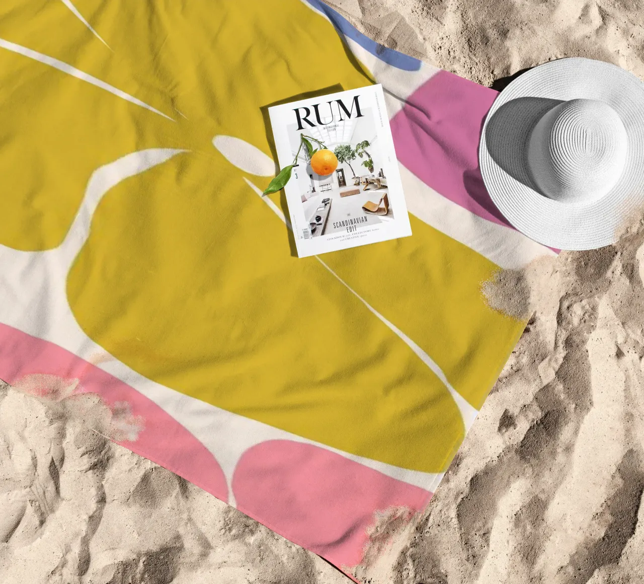 Carefree Blooms - check telo mare da Gale Switzer