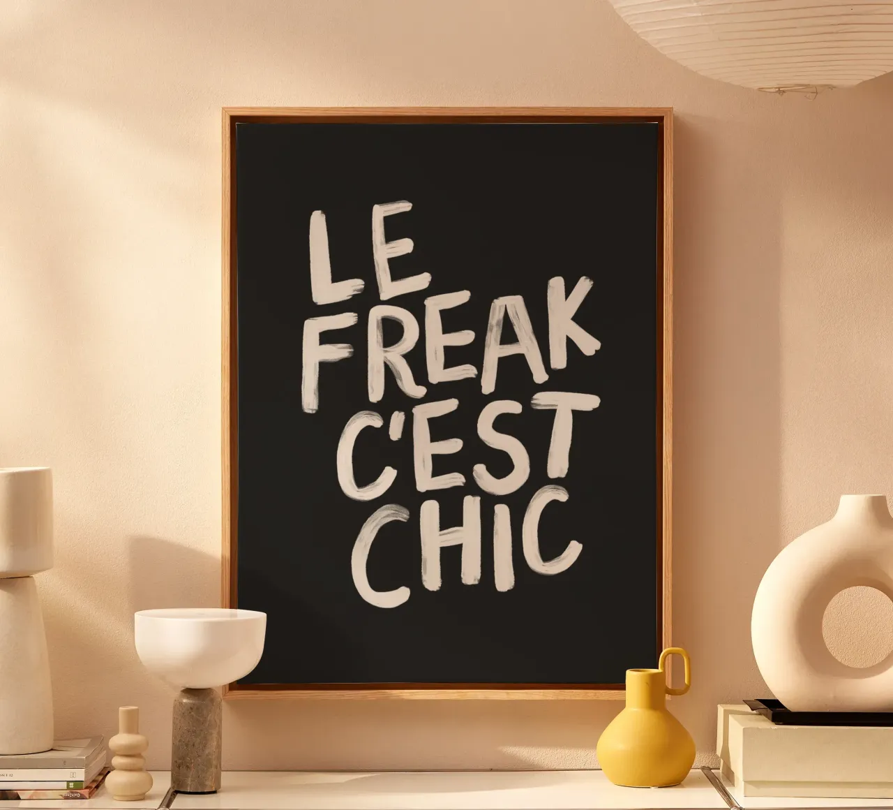 Stampa tipografica Le Freak C'est Chic Sassy in bianco e nero tela con Cornice a cassetta da THE MOTIVATED TYPE