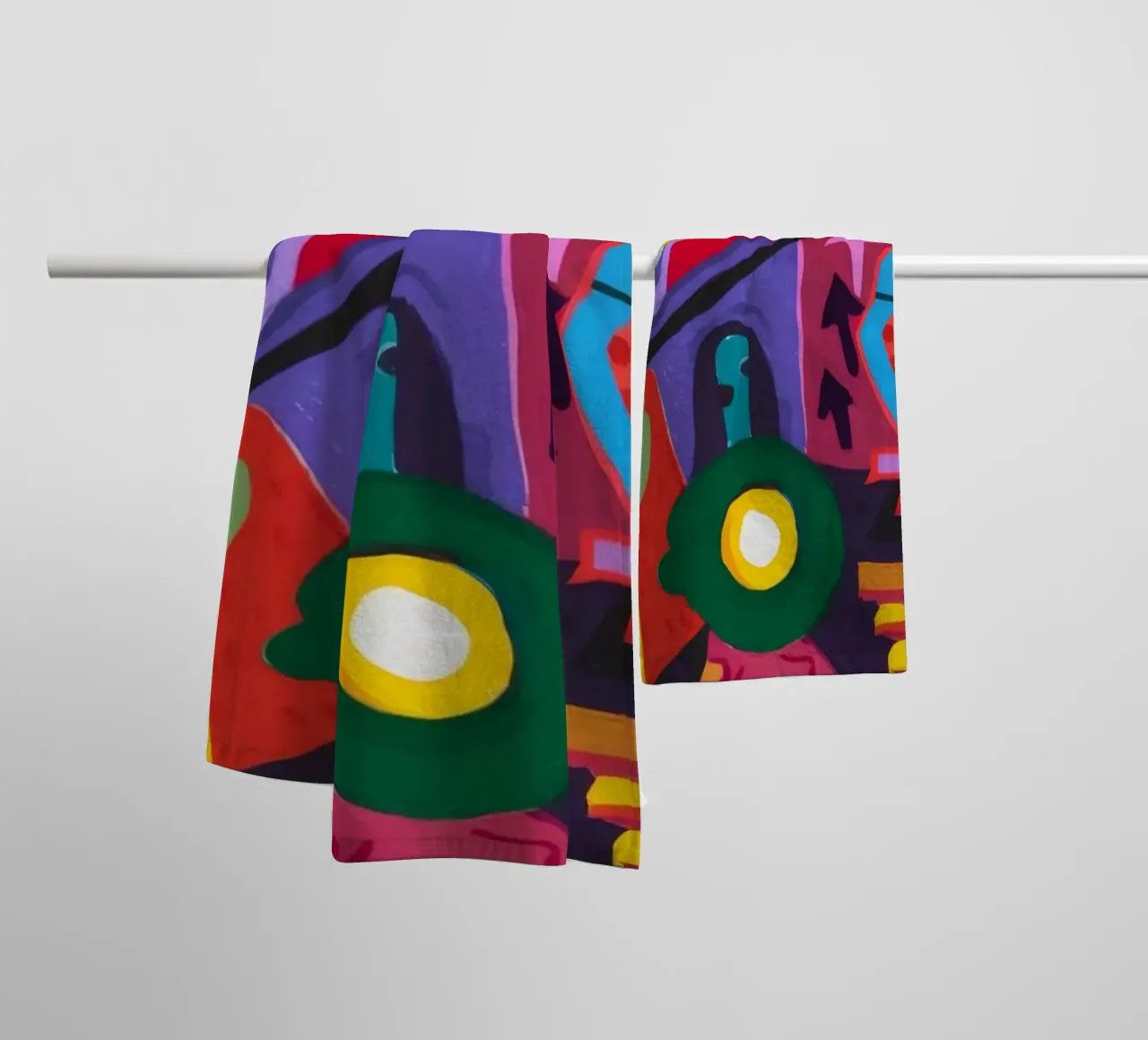 Dynamic Creature Extravaganza towel by Monarco Virtuoso