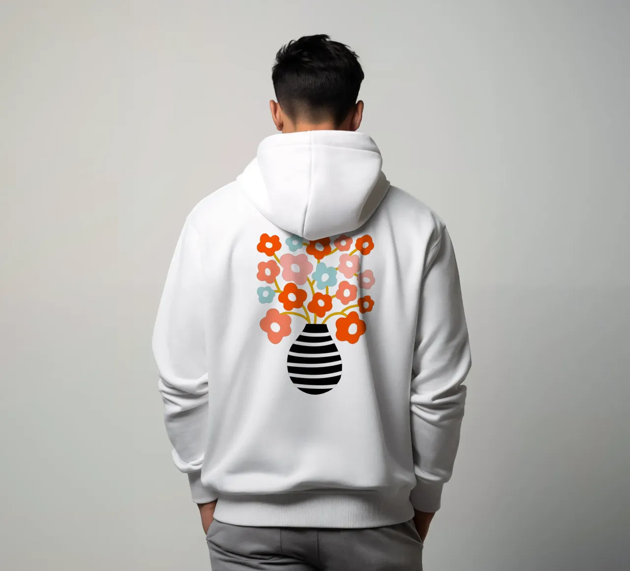 Fiori minimalisti in un vaso nero a righe - Accenti color pesca e acqua felpa con cappuccio da Dominique Vari