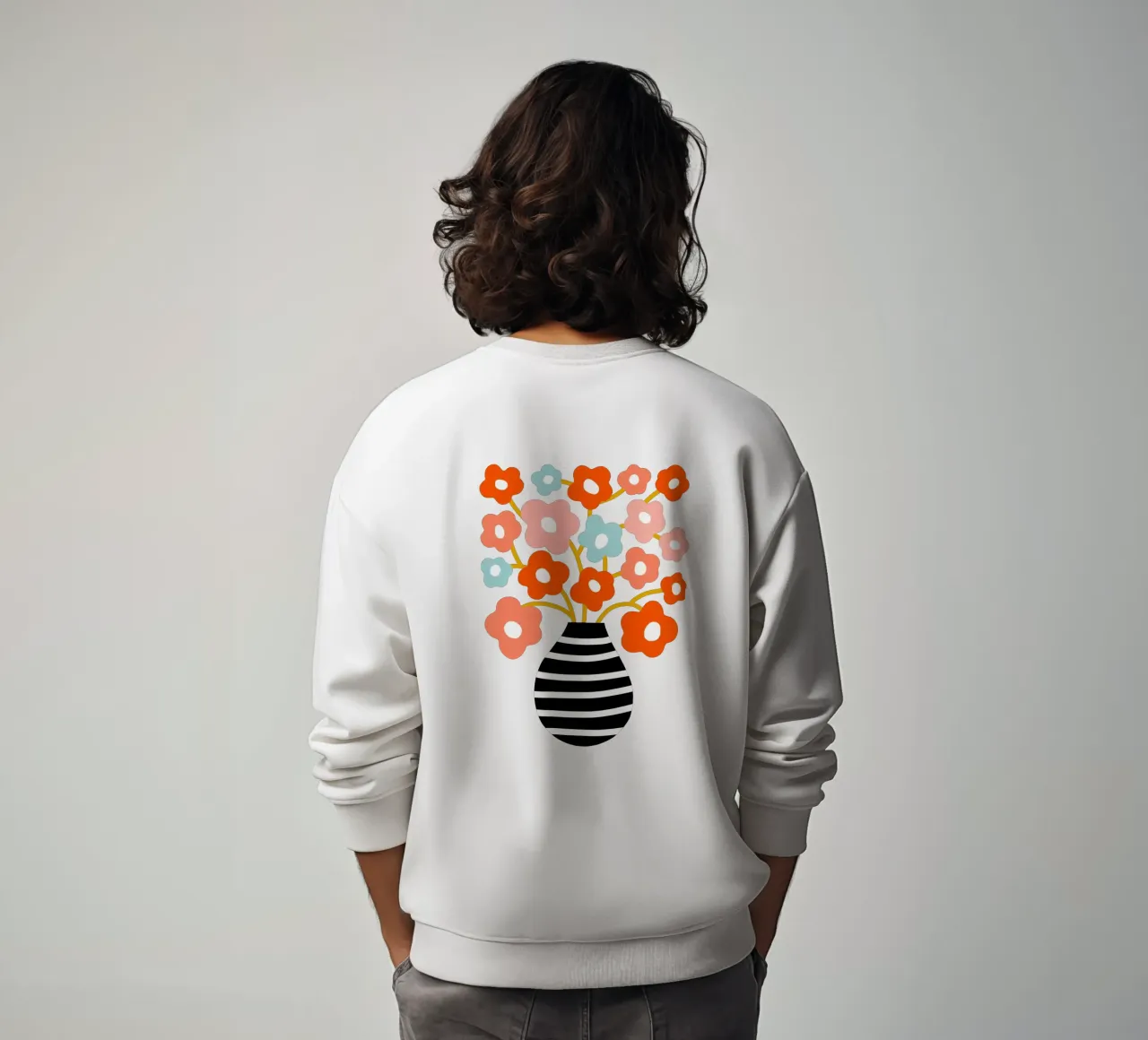 Fiori minimalisti in un vaso nero a righe - Accenti color pesca e acqua felpa da Dominique Vari