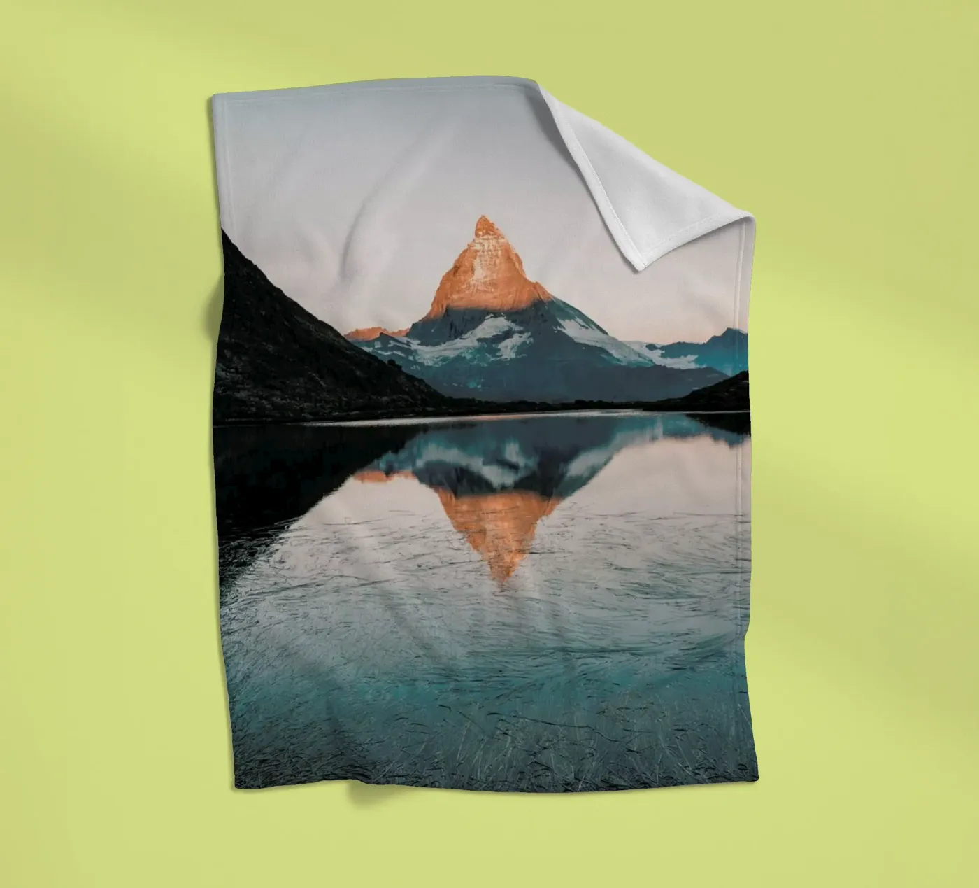 Sunrise Reflection fleecedeken van METROPOLIS