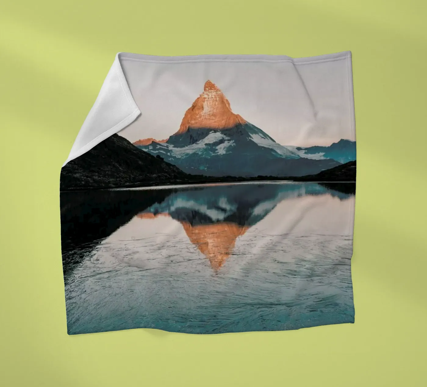 Sunrise Reflection fleecedeken van METROPOLIS