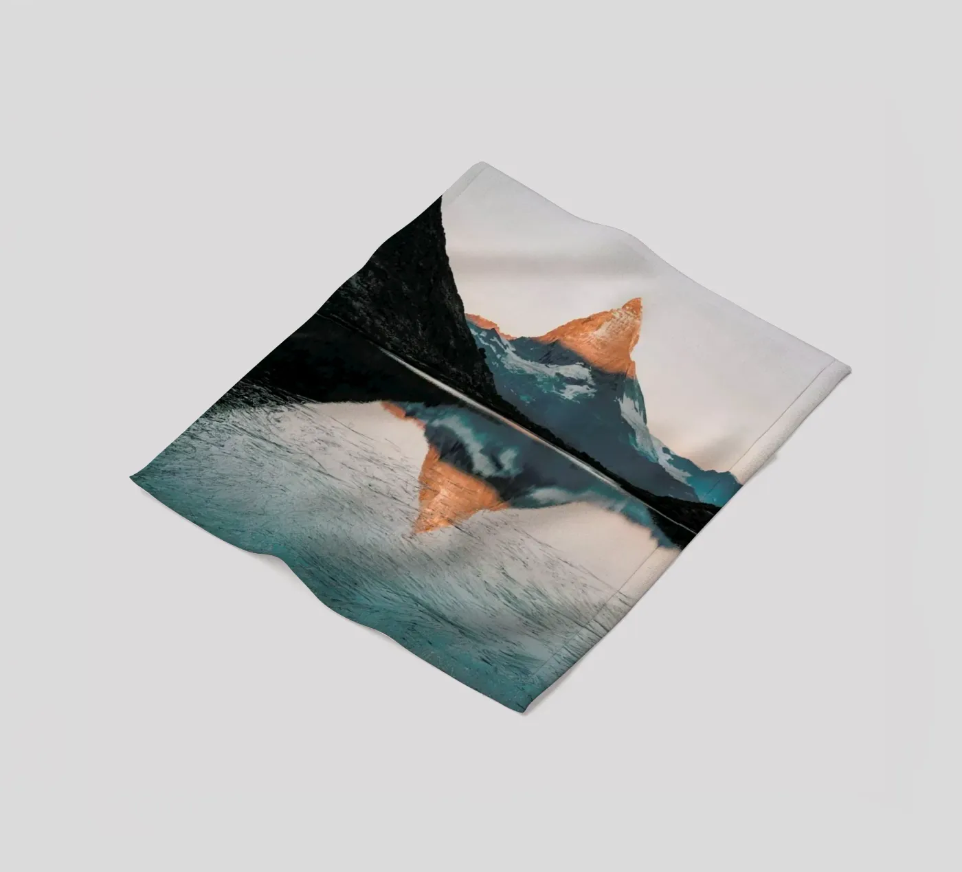 Sunrise Reflection fleecedeken van METROPOLIS