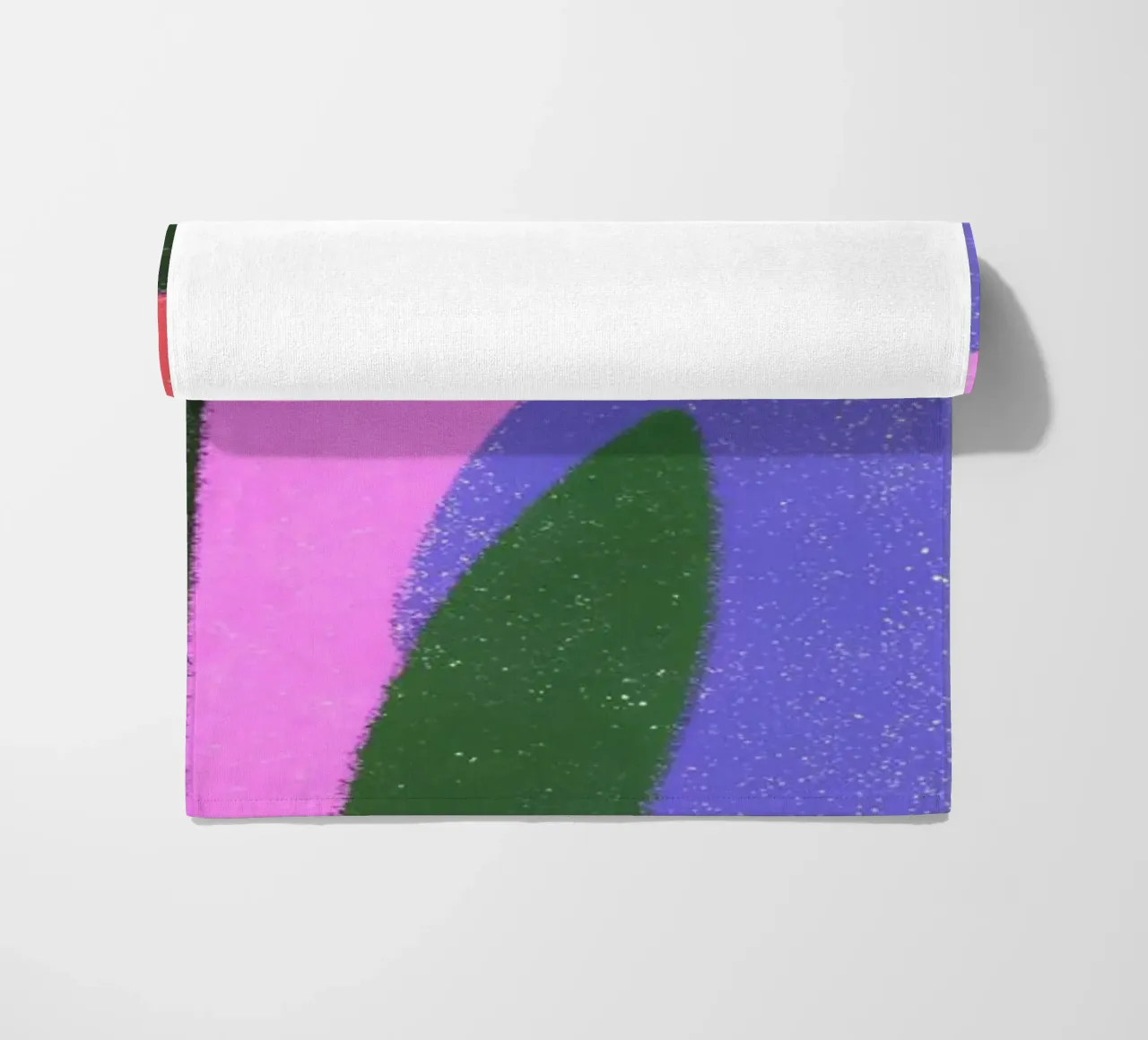 Fiori retrò pop telo mare da THE LATEST SHOP