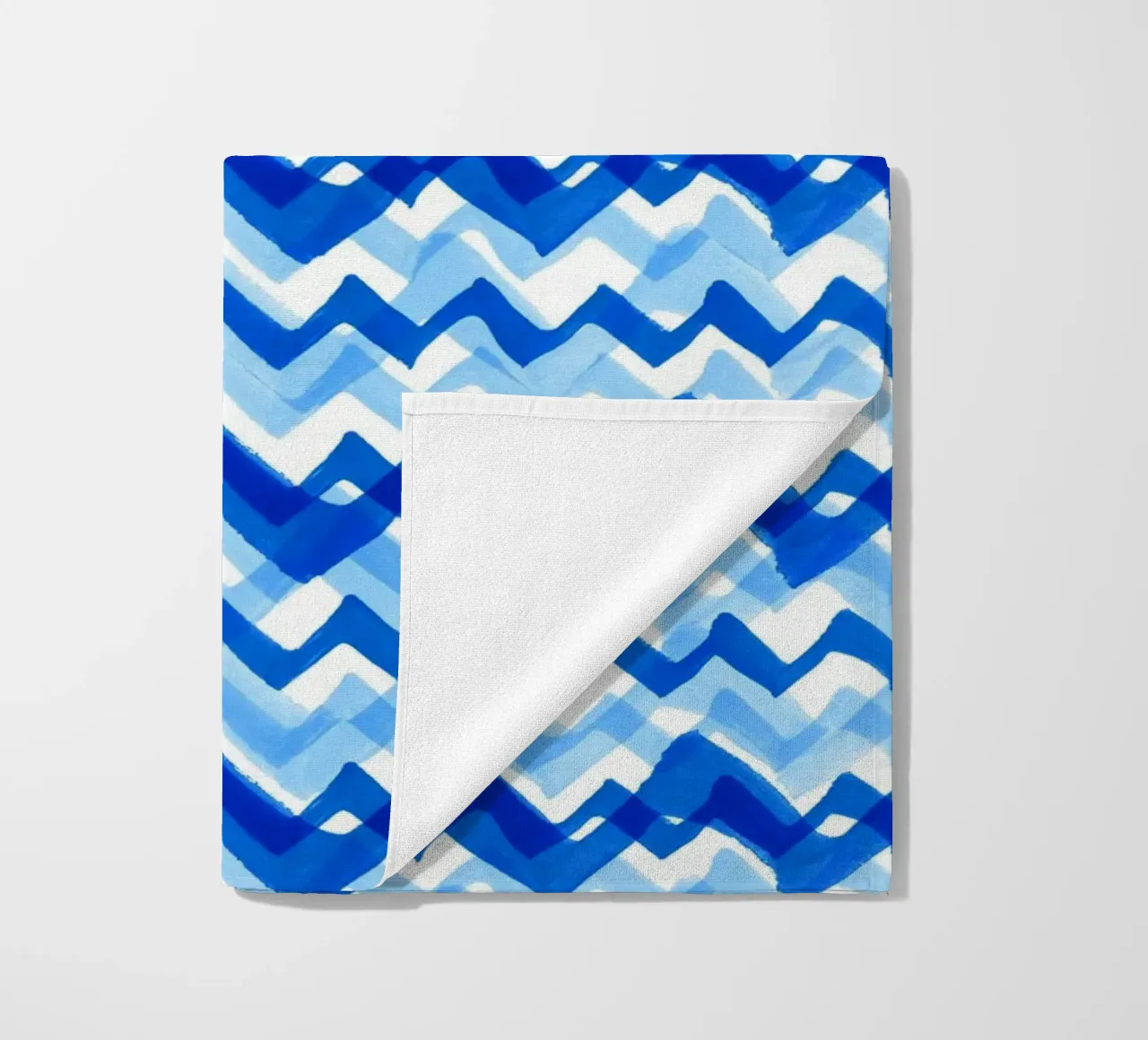 Cobalt Waves | Brush Stroke Pattern strandhanddoek van sabidussi