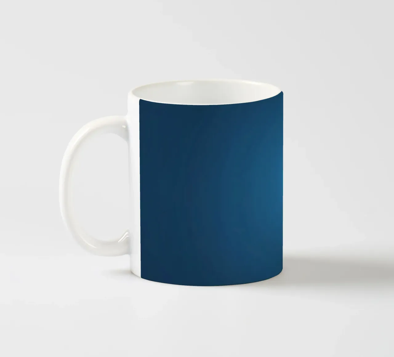 Abstract blauw achtergrondontwerp keramische mok van DesignDoodle